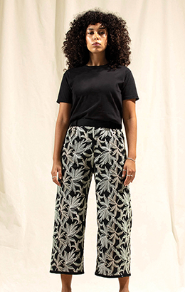 weiße blumen wendehose